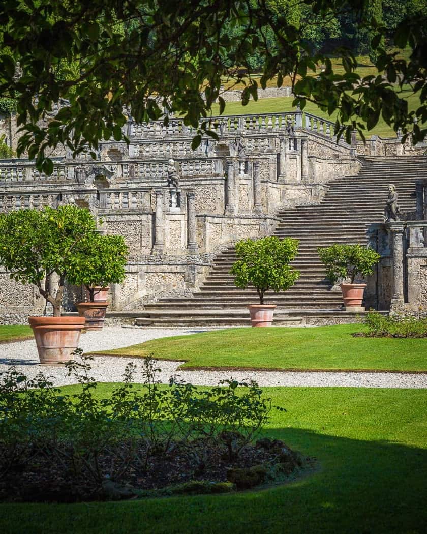 Pergolato ombreggiato della Villa che invita alla passeggiata romantica