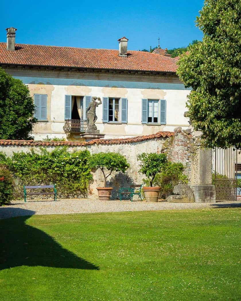 Prospettiva vegetale dei giardini della Villa, simbolo di ordine e armonia