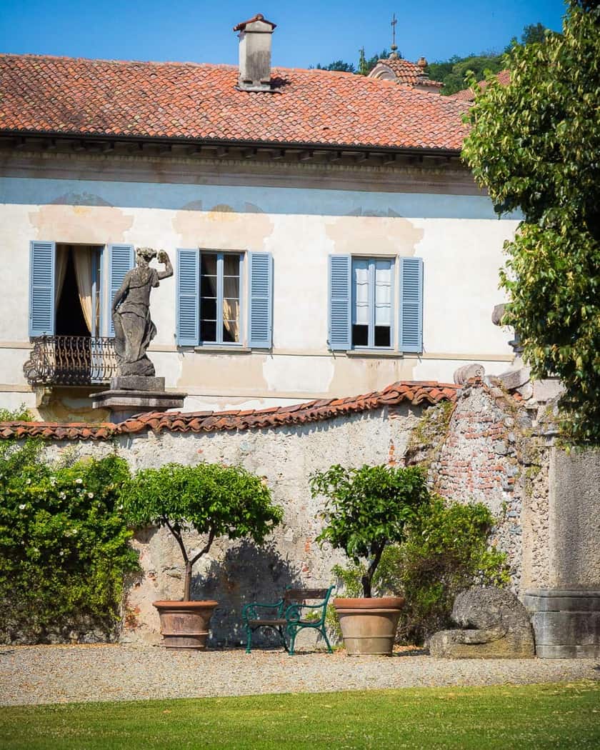 Terrazza panoramica della Villa che apre la vista sulla valle varesina