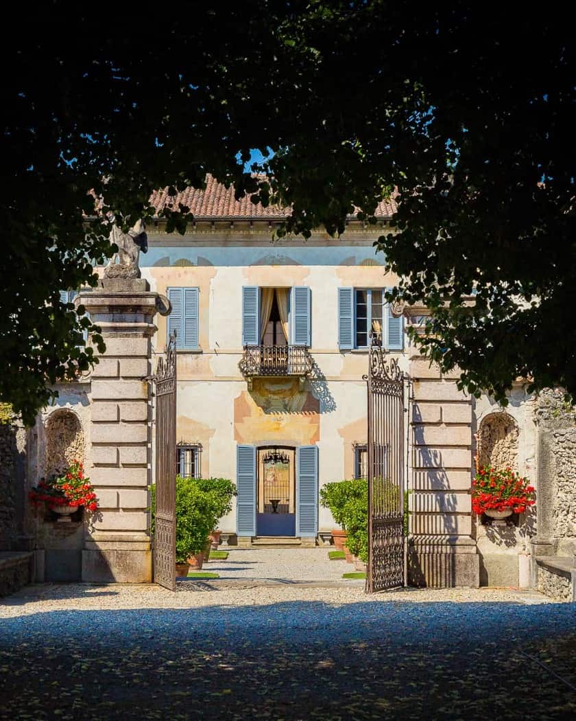 Fontana seicentesca incorniciata da scalinate e terrazze verdi