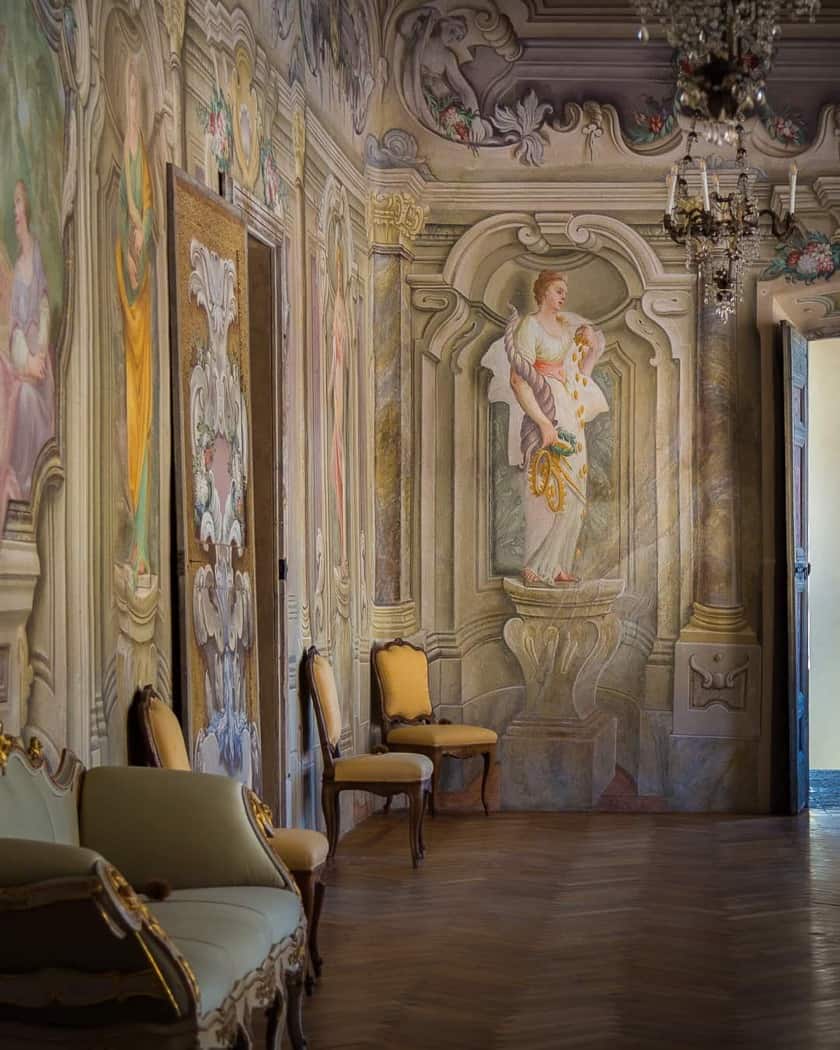 Pergolato ombreggiato della Villa che invita alla passeggiata romantica