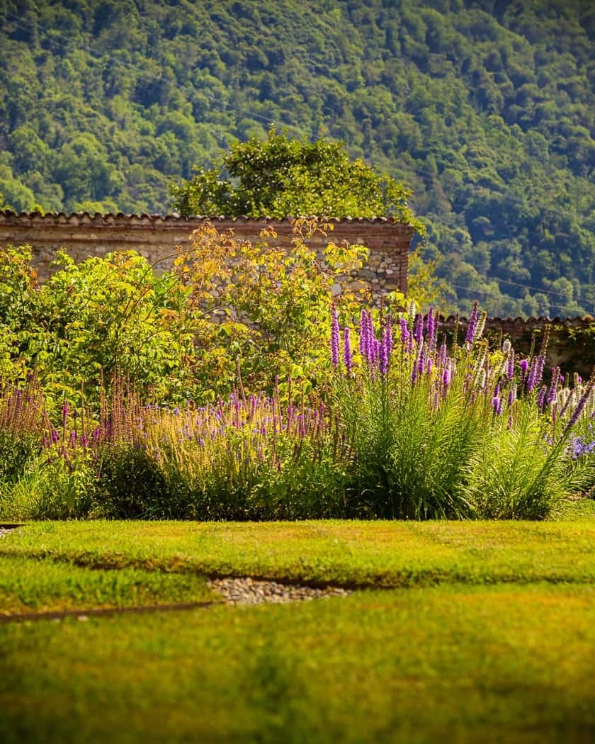 Atmosfera intima degli interni storici di Villa Della Porta Bozzolo